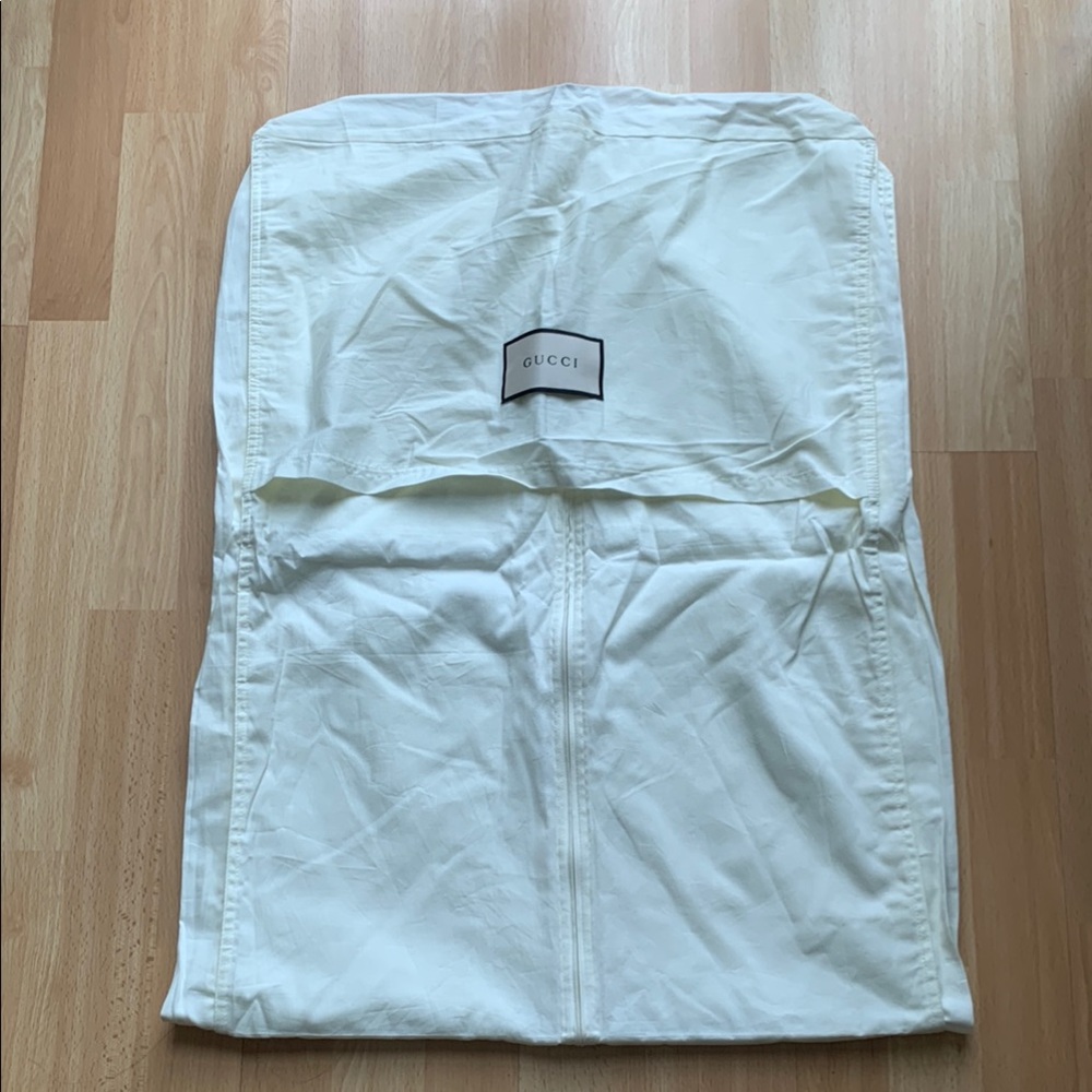 📌 New Extra Long Gucci Fabric Zippered Garment Dust Cover
